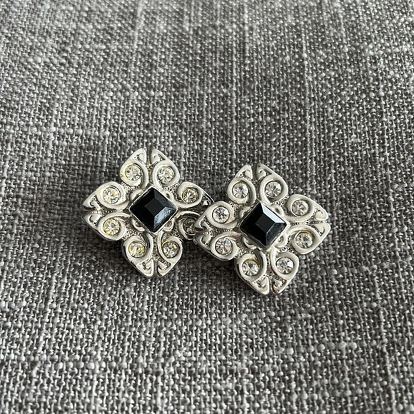 Vintage 80’s Clip On Earrings Two Pair - Picture 2 of 5